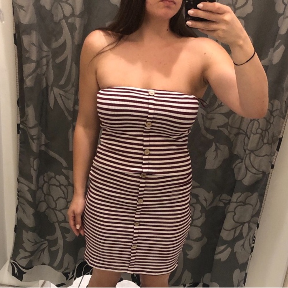 Strapless striped body con dress